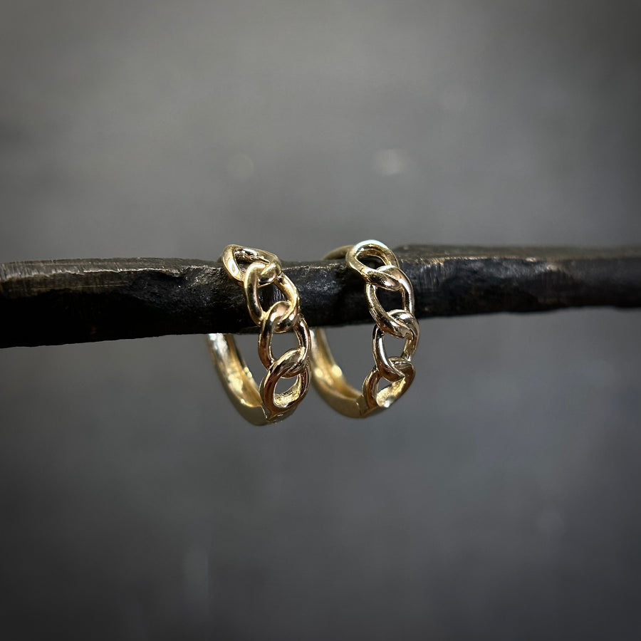 14K Chain Huggie Hoops